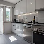 Rent4rest Sao Bento Charming דירה